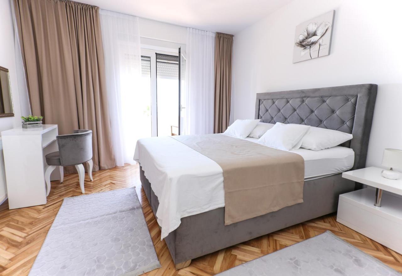 Apartmani Guto Podstrana Bagian luar foto